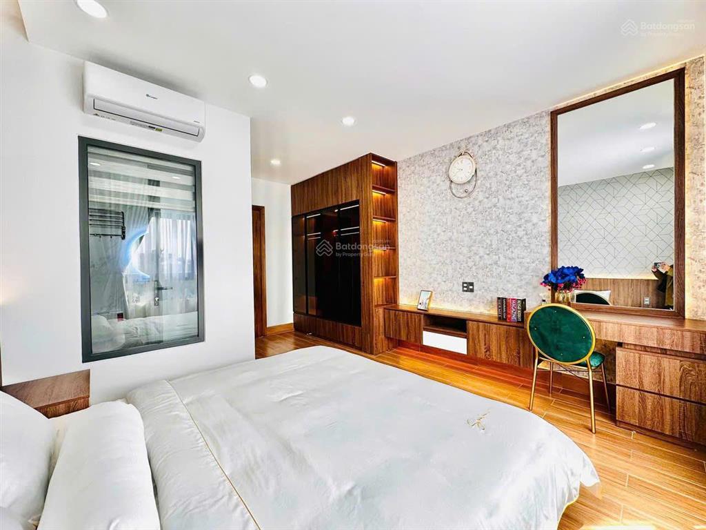 Chủ đi nước ngoài bán nhà đường sư vạn hạnh, p.14, q. 1o, 2 tỷ 890, 80m2, có hđ thuê 40tr/th.