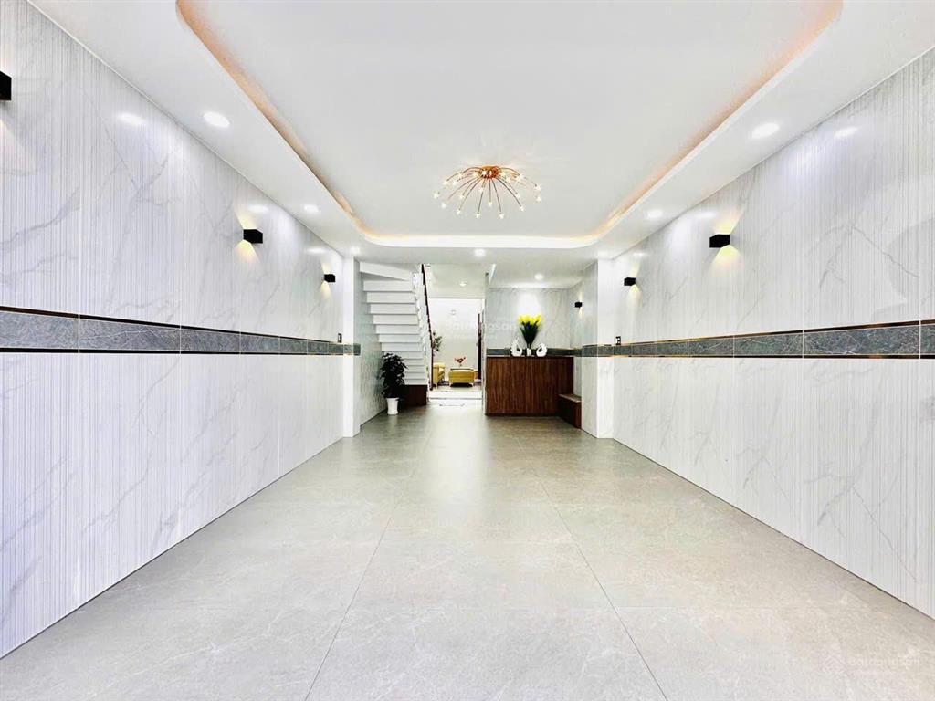 Chủ đi nước ngoài bán nhà đường sư vạn hạnh, p.14, q. 1o, 2 tỷ 890, 80m2, có hđ thuê 40tr/th.