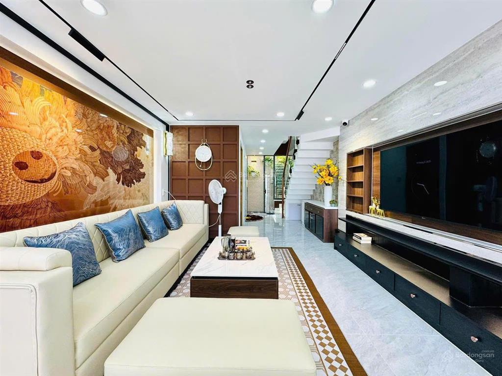 Chủ cần thu dòng tiền bán nhà đường lê hồng phong, p.10, q.10, 2 tỷ 690, 88m2, cho thuê 38tr/th.