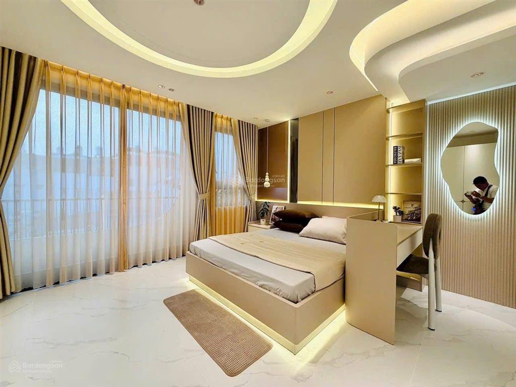 Con đi học nước ngoài chủ bán nhà 2 tỷ 450, đường trần phú, p.7, q. 5, 100m2, còn cho thuê 31 tr/th