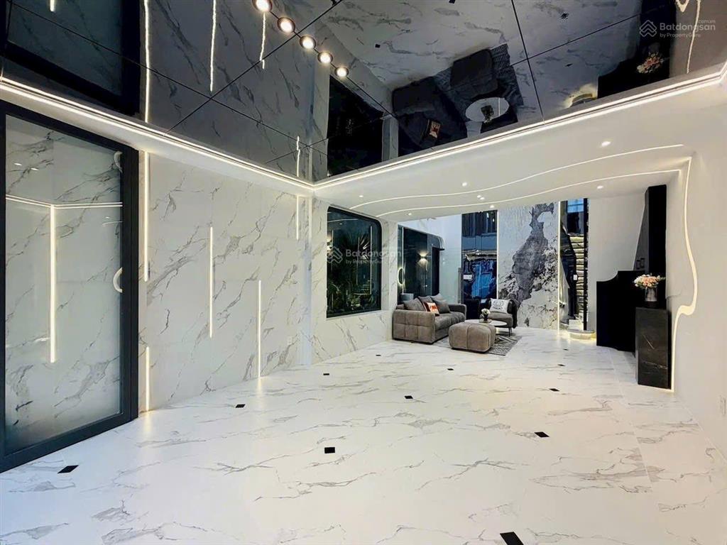 Con đi học nước ngoài chủ bán nhà 2 tỷ 450, đường trần phú, p.7, q. 5, 100m2, còn cho thuê 31 tr/th