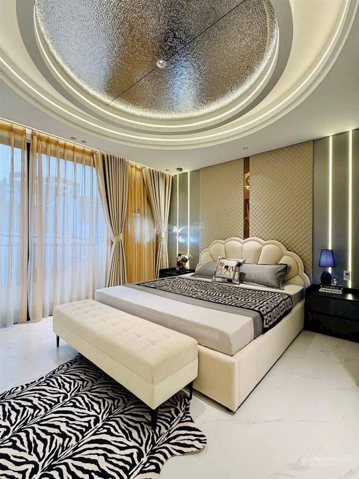 Con đi học nước ngoài chủ bán nhà 2 tỷ 450, đường trần phú, p.7, q. 5, 100m2, còn cho thuê 31 tr/th