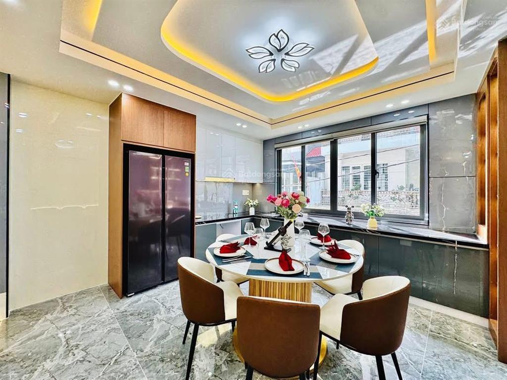 Nhà riêng 3 tầng hòa hưng quận 10 80m2 (5x16) 4pn 4wc hxh 6m giá 3,25 tỷ shr hỗ trợ vay 70%