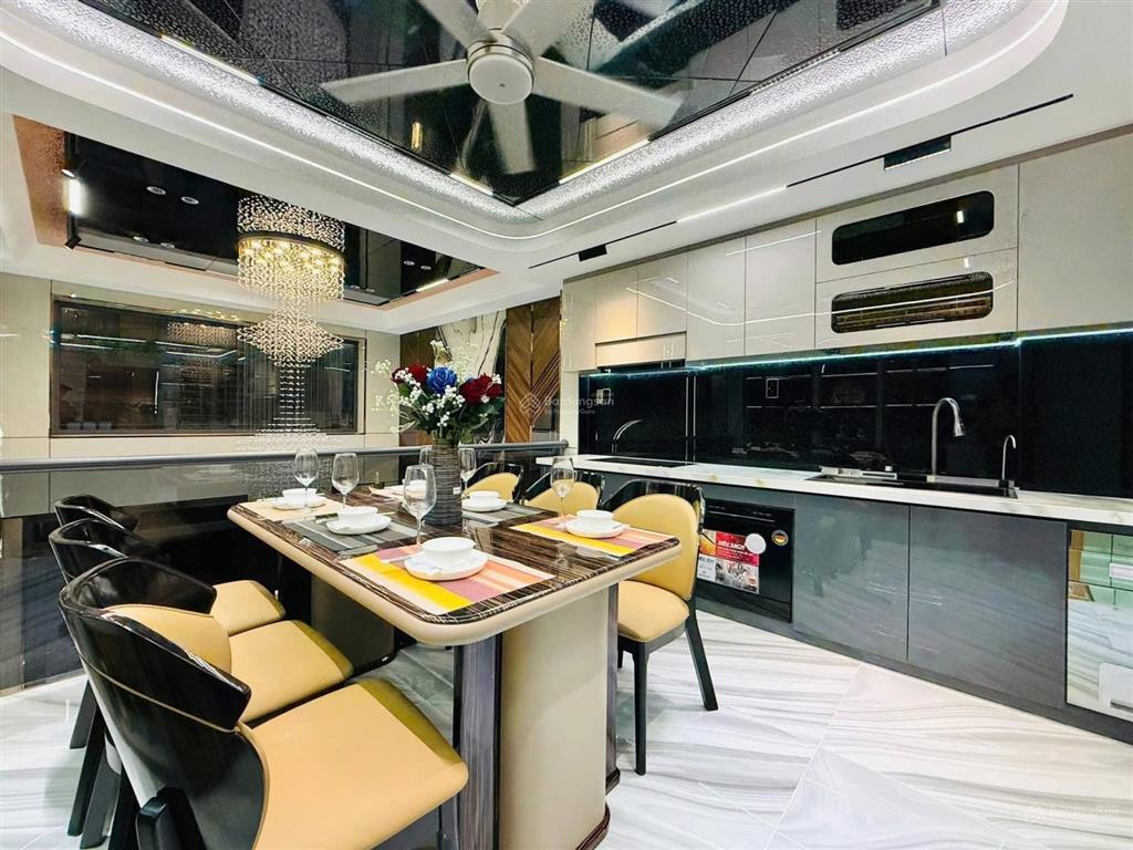 Chính chủ bán nhà hậu giang p5 q6 80m2 (5x16) giá 3t150 hxh shr hđ thuê 18tr/tháng