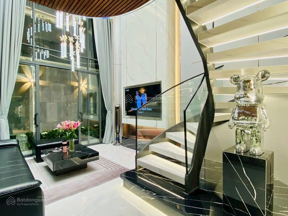 Bán nhà âu dương lân p2 q8 2 tỷ 950 75m2(5x15) 3 tầng 4pn 5wc hđ thuê 18tr shr hxh