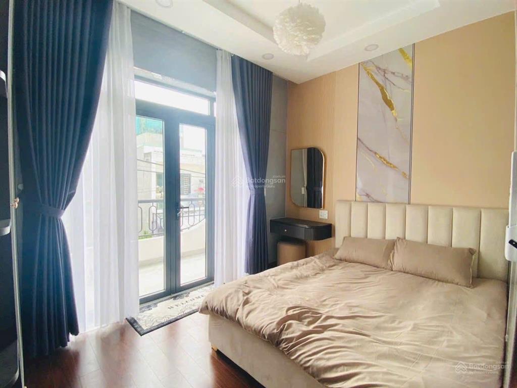 1 căn duy nhất nhà nguyễn khoái, p.2, q.4 giá tốt có dòng tiền 15tr/tháng chỉ 2 tỷ 250 . shr hxh