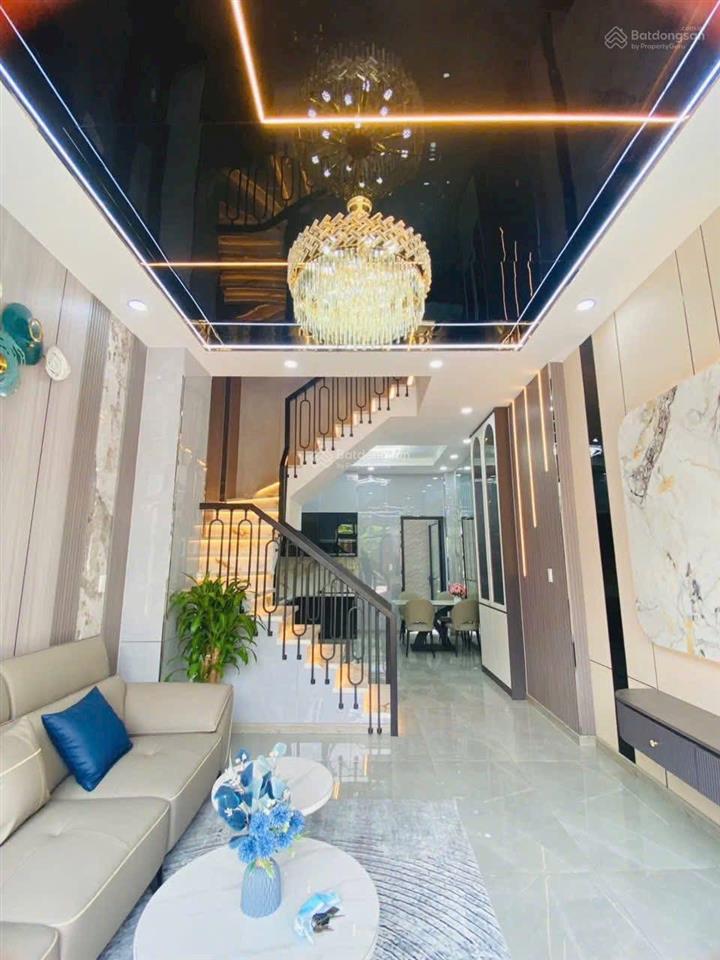 1 căn duy nhất nhà nguyễn khoái, p.2, q.4 giá tốt có dòng tiền 15tr/tháng chỉ 2 tỷ 250 . shr hxh