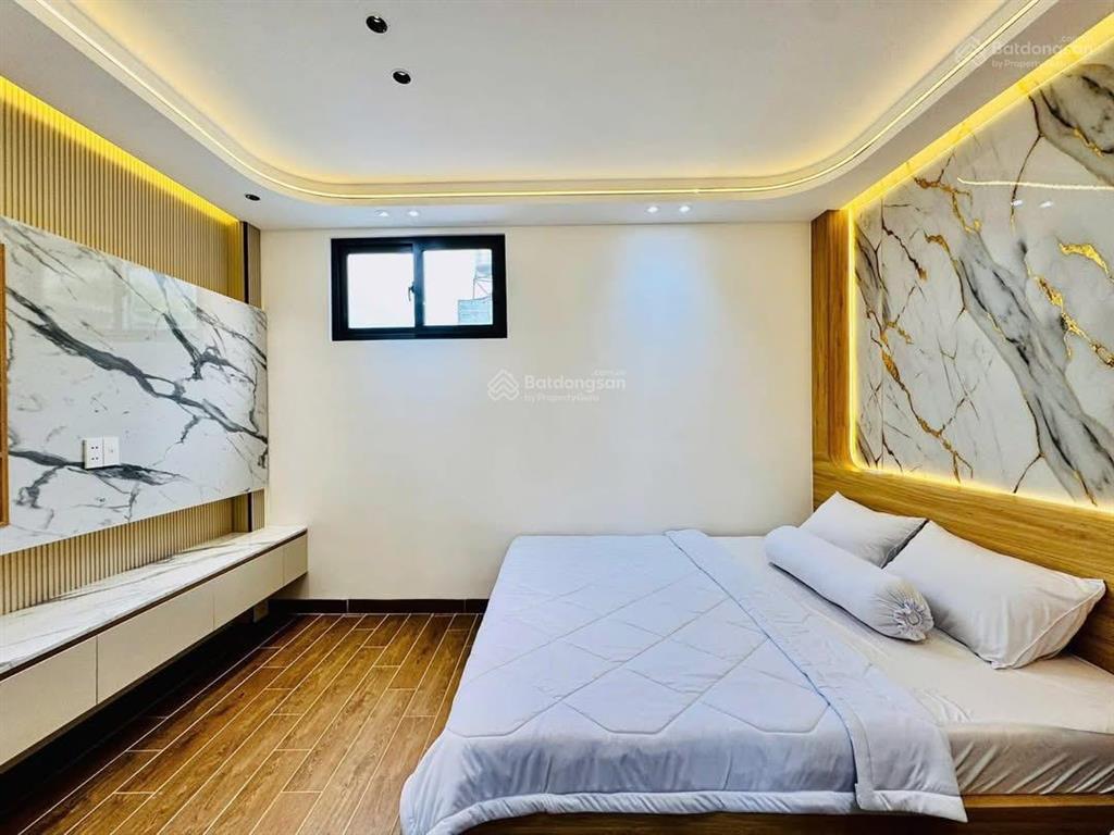 Chủ kẹt tiền bán gấp 4 tầng 3 tỷ 750 tl full nội thất nhà đoàn như hài q4 80m2 hđthuê 18tr/th shr