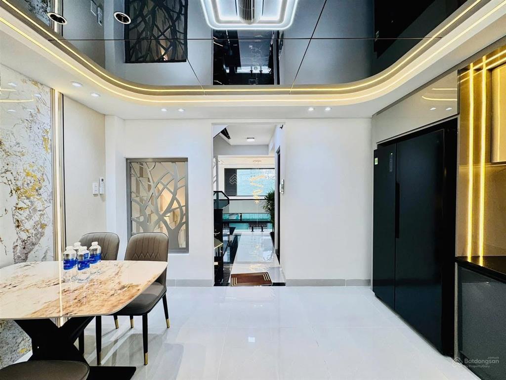 Chủ kẹt tiền bán gấp 4 tầng 3 tỷ 750 tl full nội thất nhà đoàn như hài q4 80m2 hđthuê 18tr/th shr