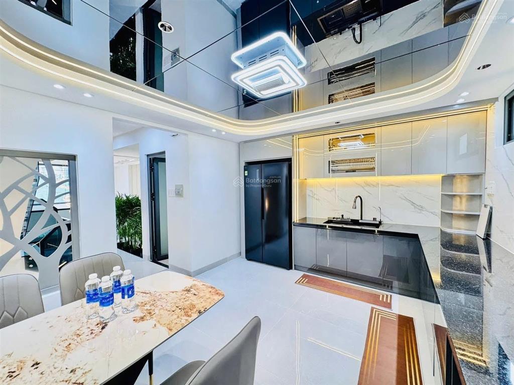 Chủ kẹt tiền bán gấp 4 tầng 3 tỷ 750 tl full nội thất nhà đoàn như hài q4 80m2 hđthuê 18tr/th shr