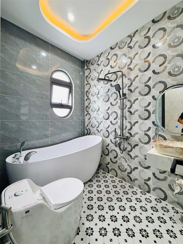 Bán nhà tân vĩnh q4 75m2 (5x15) 2 tầng 3pn 3w full nt thuê 19tr/th pháp lý chuẩn shr hxh
