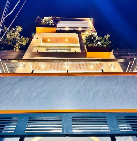 Chính chủ ký gửi nhà quận 4 giá chỉ 2 tỷ 550 full nội thất thuê 18tr/tháng cực hiếm! shr hxh