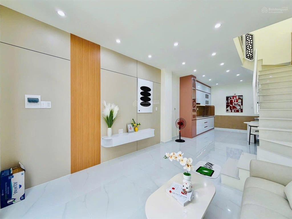 Nhà đẹp hoàng diệu p.9 (khánh hội )q. 4 chỉ 1 tỷ 770 dòng tiền 10tr/th sổ hồng riêng hoàn công hxh