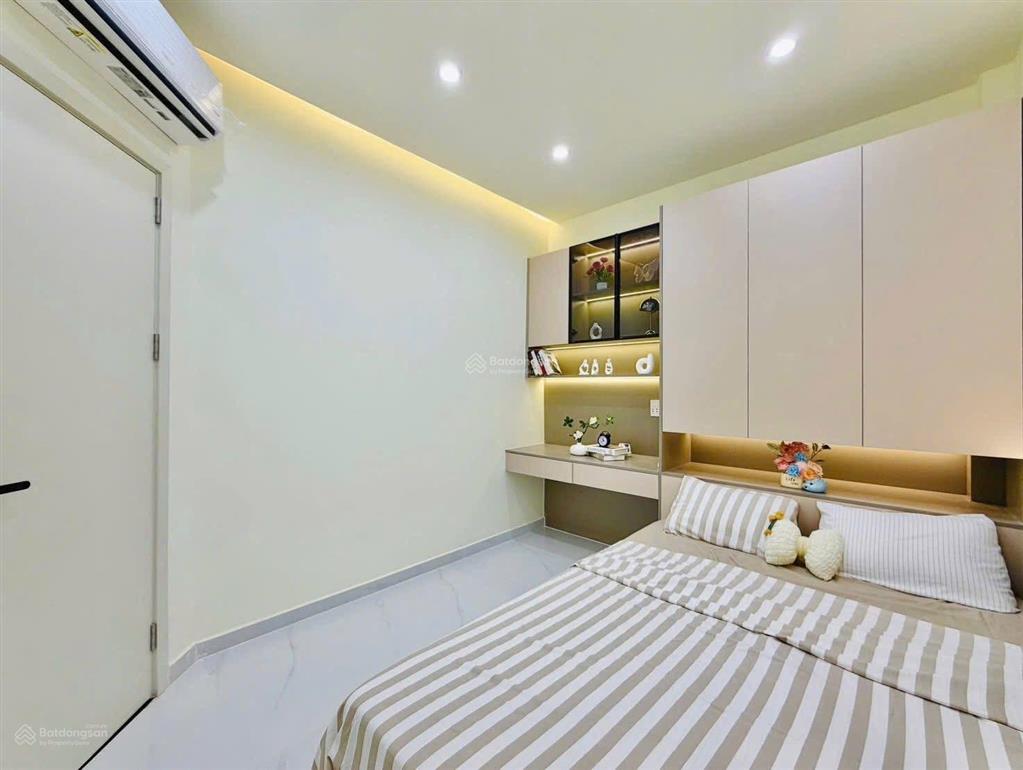 Nhà đẹp hoàng diệu p.9 (khánh hội )q. 4 chỉ 1 tỷ 770 dòng tiền 10tr/th sổ hồng riêng hoàn công hxh