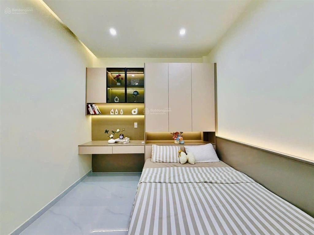 Nhà đẹp hoàng diệu p.9 (khánh hội )q. 4 chỉ 1 tỷ 770 dòng tiền 10tr/th sổ hồng riêng hoàn công hxh
