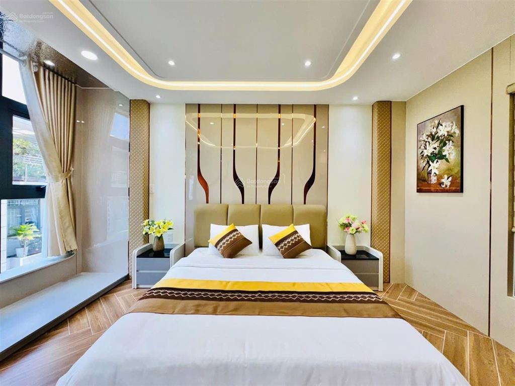 Nhà đẹp ngay trung tâm phường phú nhuận hcm full nội thất dòng tiền 18tr/tháng chỉ 3 tỷ 650 shr hxh