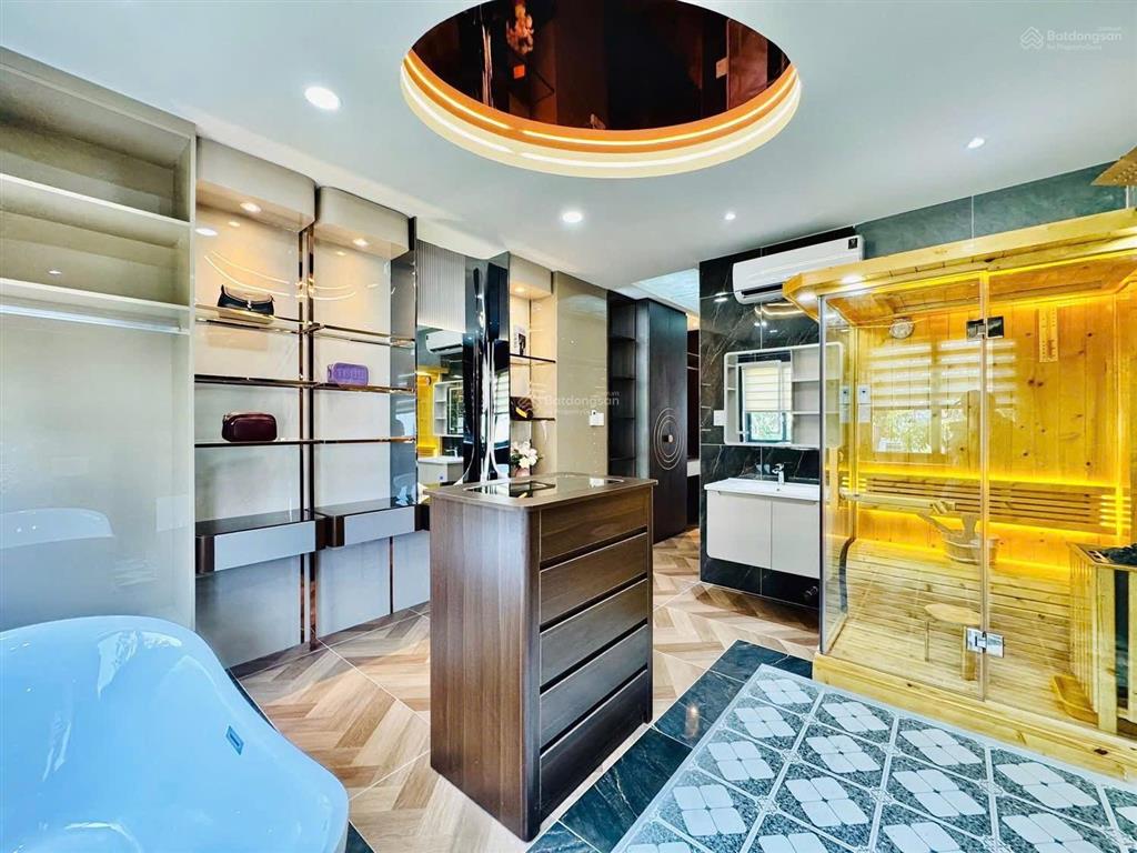 Nhà đẹp ngay trung tâm phường phú nhuận hcm full nội thất dòng tiền 18tr/tháng chỉ 3 tỷ 650 shr hxh