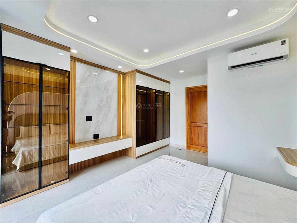 Chủ ngộp cần bán gấp nguyễn tiểu la diêm hồng p8 q10 4 tầng 5pn thu 23tr/tháng chỉ 3 tỷ 740 shr hxh