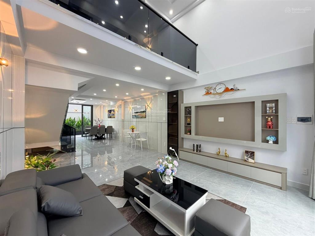 Chính chủ cần bán nhà trần quý p.6 q11 chỉ 3 tỷ 360 full nội thất thuê 18tr/tháng shr hxh
