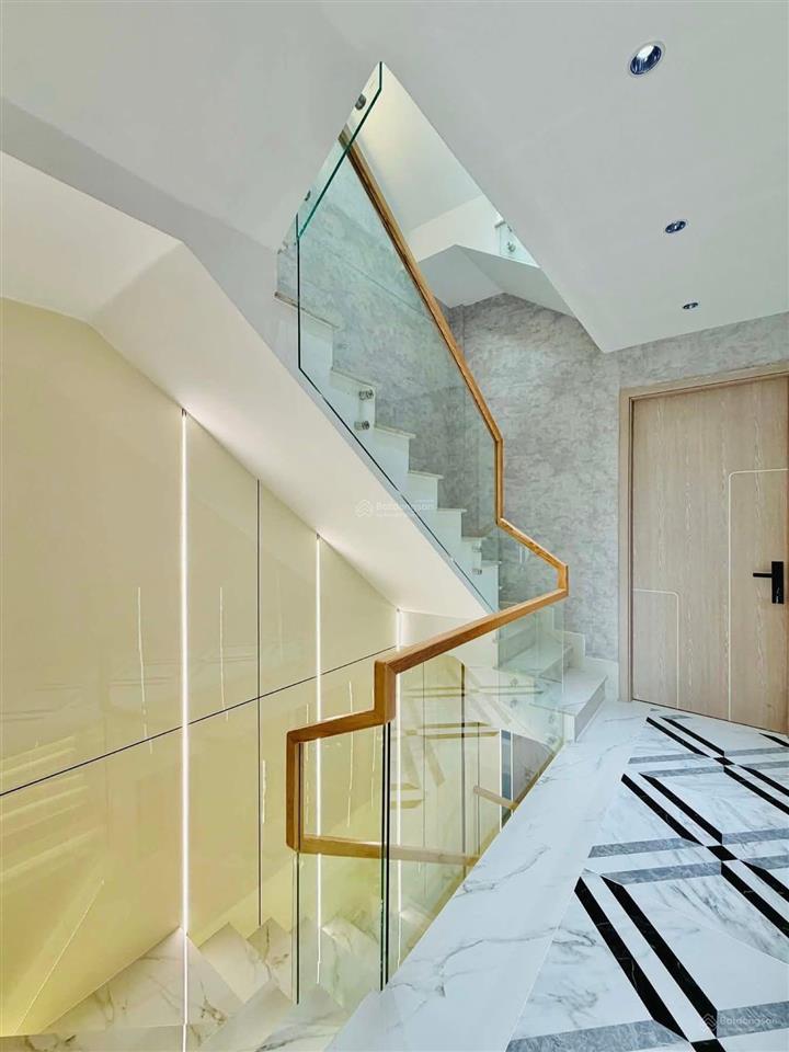 Chính chủ ký gửi bán ngộp nhà linh chiểu thủ đức 2 tỷ 850 86m2 có dòng tiền 17tr/th shr đường 7m