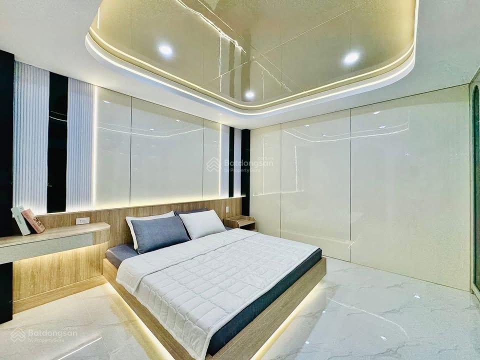 Đầu tư giữ tiền nhà phùng hưng q5 thu nhập 25tr/tháng giá chỉ 3 tỷ 250 shr hxh hỗ trợ vay 70%