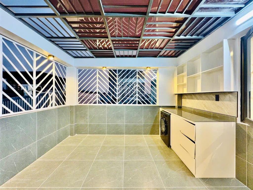 Nhà hẻm lê quý đôn, (quận 3 cũ). giá 6,75 tỷ. dt 75m2. 1 trệt 4 lầu. 4pn 5wc, sổ hồng riêng