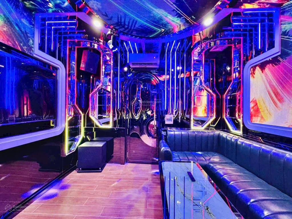 Nhà hẻm lê quý đôn, (quận 3 cũ). giá 6,75 tỷ. dt 75m2. 1 trệt 4 lầu. 4pn 5wc, sổ hồng riêng