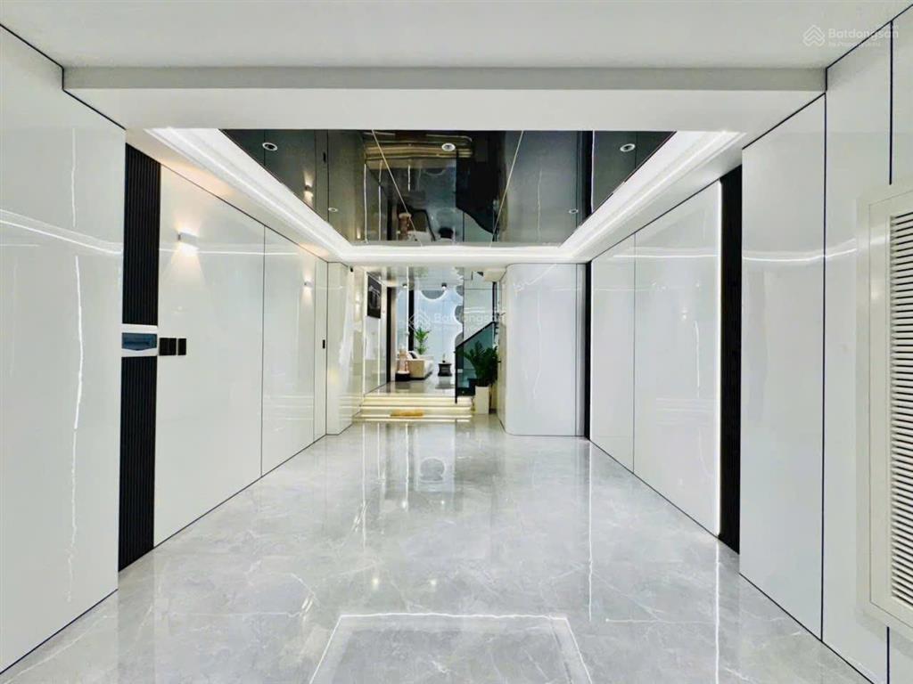 Nhà hẻm lê quý đôn, (quận 3 cũ). giá 6,75 tỷ. dt 75m2. 1 trệt 4 lầu. 4pn 5wc, sổ hồng riêng