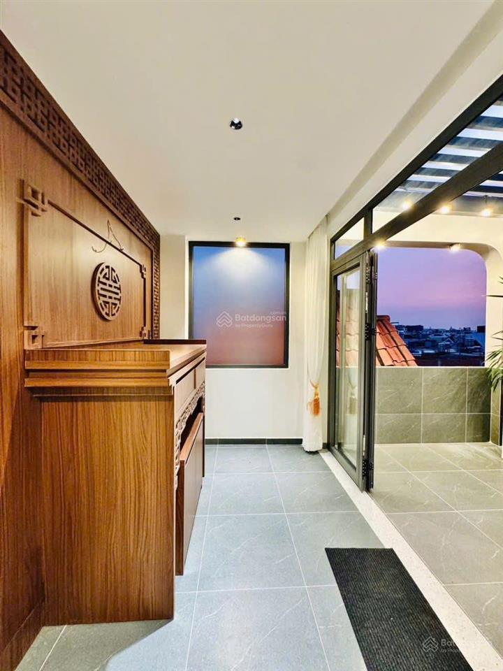 Nhà hẻm lê quý đôn, (quận 3 cũ). giá 6,75 tỷ. dt 75m2. 1 trệt 4 lầu. 4pn 5wc, sổ hồng riêng