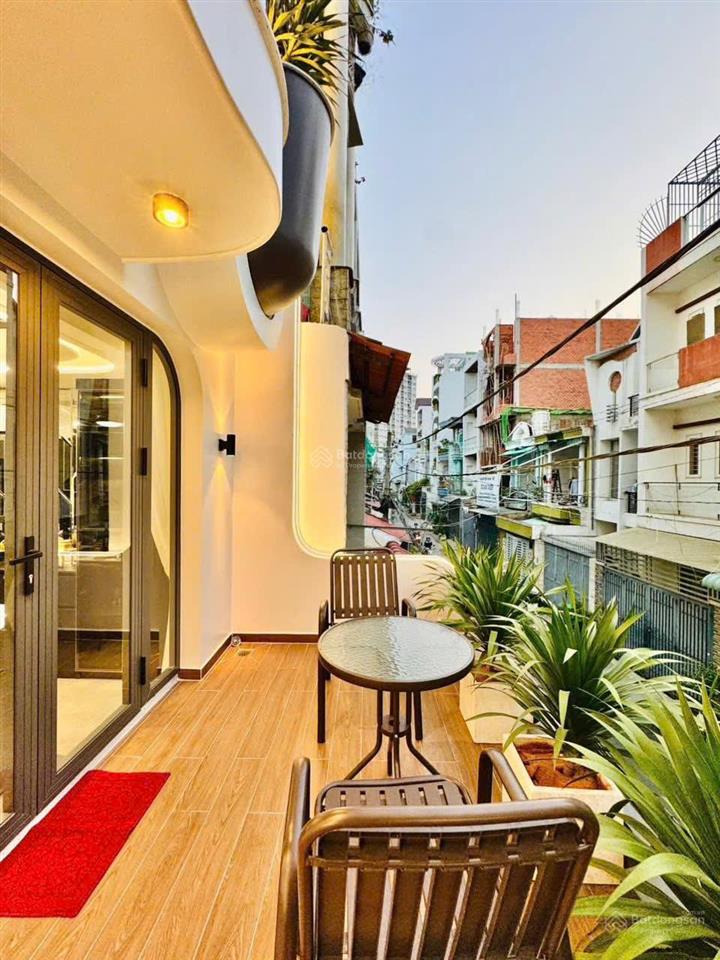 Nhà hẻm lê quý đôn, (quận 3 cũ). giá 6,75 tỷ. dt 75m2. 1 trệt 4 lầu. 4pn 5wc, sổ hồng riêng