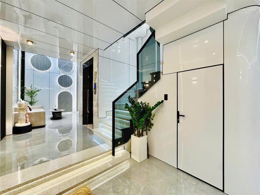 Nhà hẻm lê quý đôn, (quận 3 cũ). giá 6,75 tỷ. dt 75m2. 1 trệt 4 lầu. 4pn 5wc, sổ hồng riêng