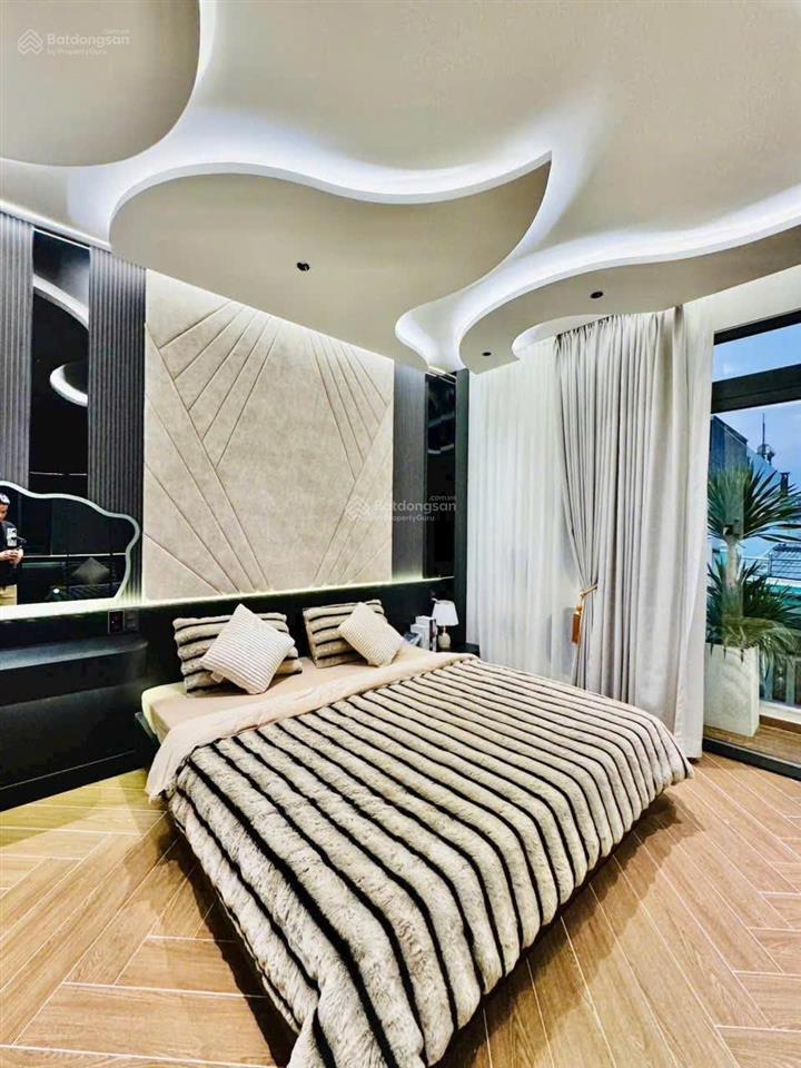 Nhà hẻm lê quý đôn, (quận 3 cũ). giá 6,75 tỷ. dt 75m2. 1 trệt 4 lầu. 4pn 5wc, sổ hồng riêng