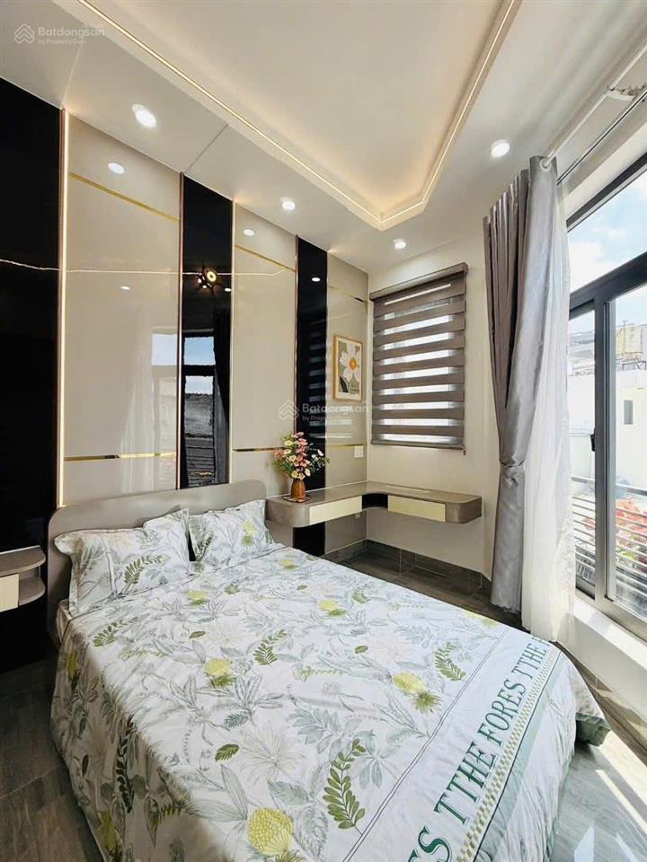Bán gấp nhà hẻm lê thị bạch cát p11 q11. giá 5,68 tỷ. dt 65m2. 4pn 5wc. 1t3l. sổ hồng riêng.