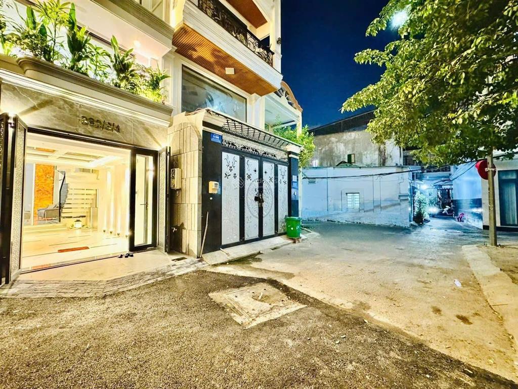 Nhà đẹp có thang máy cần bán gấp lý nam đế q11. giá 5,4 tỷ. dt70m2. 4tầng, 3pn 3wc, sổ hồng riêng