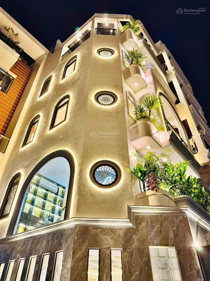 Nhà đẹp có thang máy cần bán gấp lý nam đế q11. giá 5,4 tỷ. dt70m2. 4tầng, 3pn 3wc, sổ hồng riêng