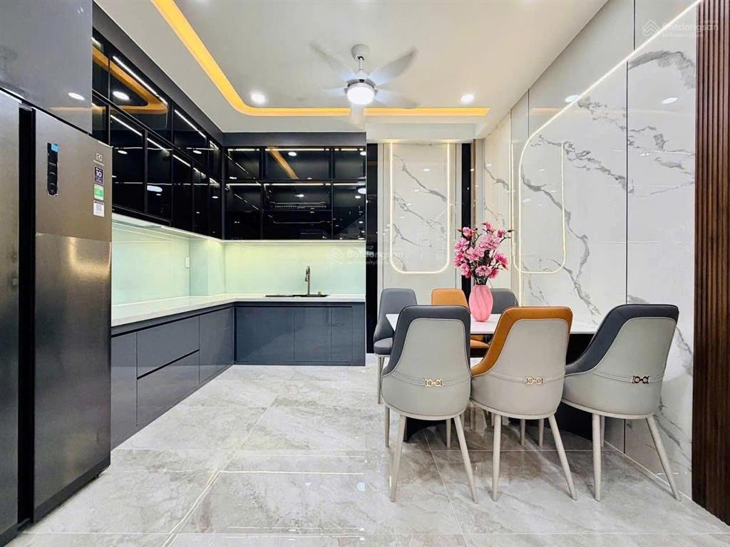 Kẹt tiền bán gấp nhà huỳnh tịnh của p.19 bình thạnh. giá5,4 tỷ. dt78.5m2. 3tầng. sổ hồng riêng