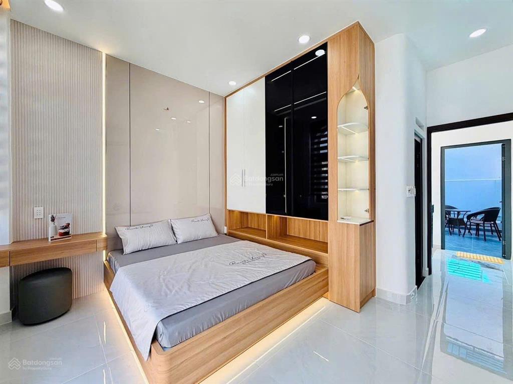 Kẹt tiền bán gấp nhà huỳnh tịnh của p.19 bình thạnh. giá5,4 tỷ. dt78.5m2. 3tầng. sổ hồng riêng