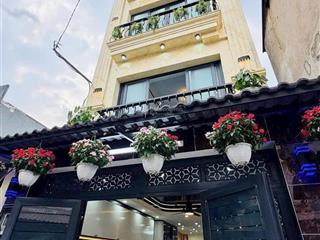 Nhà giá rẻ ngay trung tâm tại đoàn công bửu q.3. giá5,6 tỷ. dt70m2. 4tầng. 4pn 5wc. sổ hồng riêng