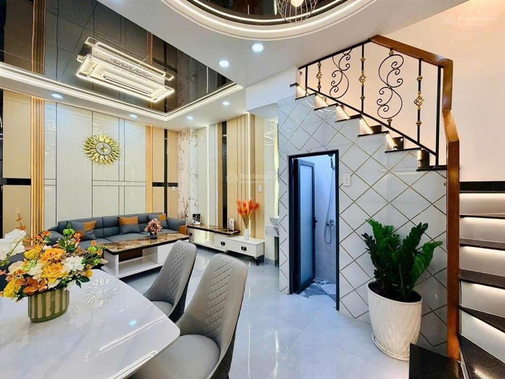 Chú 9 cần bán gấp nhà hẻm huỳnh thiện lộc, tân phú. giá 4,79 tỷ. dt 72m2. 3pn 3wc. sổ hồng riêng