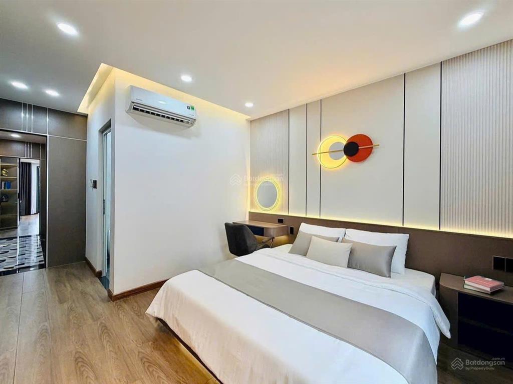 Chính chủ ký gửi nhà hoa lan phú nhuận. giá 6,2tỷ. dt85m2. 7pn 10wc. sổ hồng riêng. pháp lý chuẩn