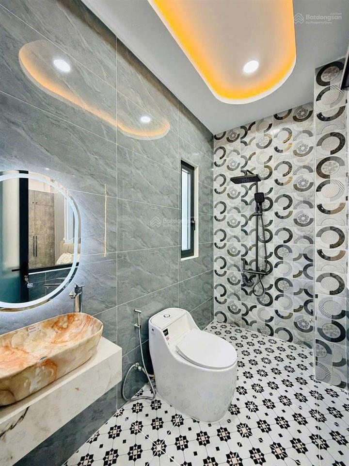 Bán gấp nhà lê văn khương thới an q.12. giá 2,8 tỷ. dt 85m2. 3 tầng. 4pn 5wc. sổ hồng riêng