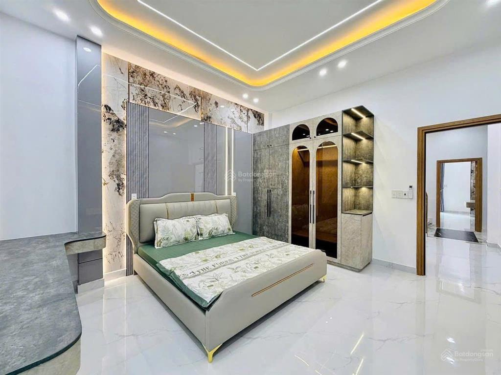 Bán gấp nhà lê văn khương thới an q.12. giá 2,8 tỷ. dt 85m2. 3 tầng. 4pn 5wc. sổ hồng riêng