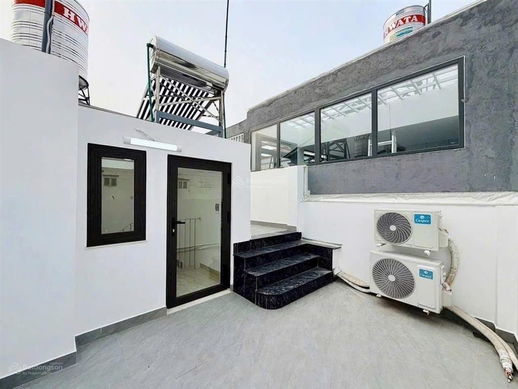 Chính chủ ký gửi bán gấp nhà nguyễn thiện thuật p3 q3. giá 3,15 tỷ. dt6m2. 6tầng. sổ hồng riêng