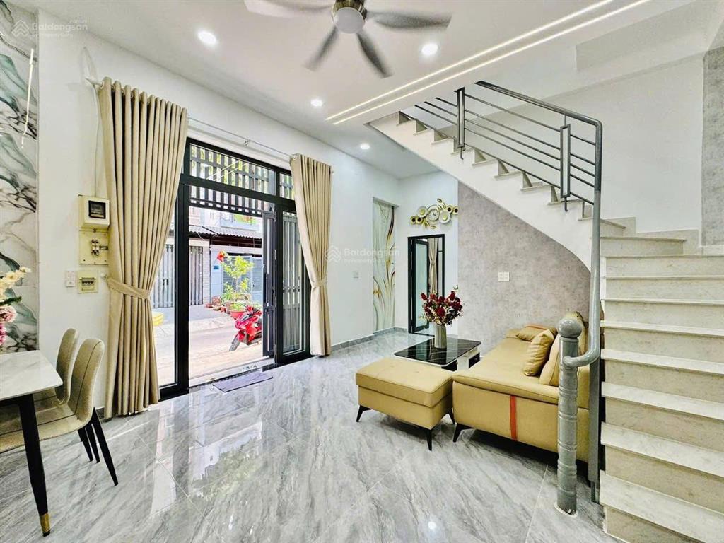 Nhà mới hoàn công giá ngộp bùi thị xuân, p.15, tân bình. giá 3,3 tỷ. dt 62.4m2. sổ hồng riêng