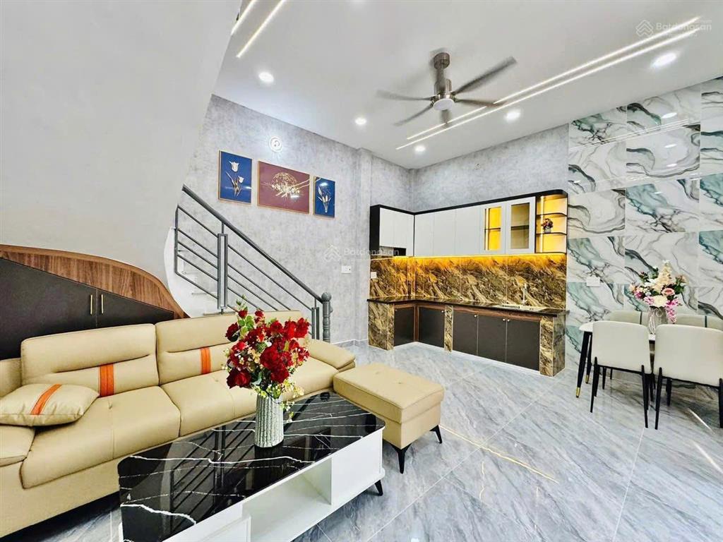 Nhà mới hoàn công giá ngộp bùi thị xuân, p.15, tân bình. giá 3,3 tỷ. dt 62.4m2. sổ hồng riêng
