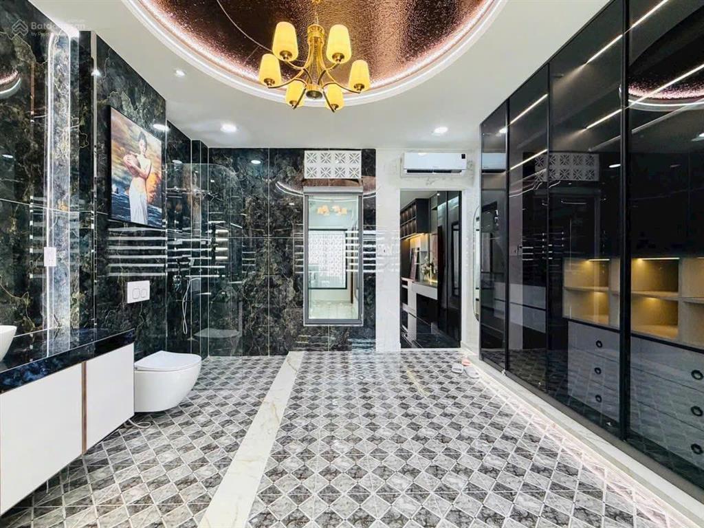 Chính chủ cần ra đi gấp nhà lê thị bạch cát phú thọ hòa tân phú. giá3,6 tỷ. dt90m2. sổ hồng riêng