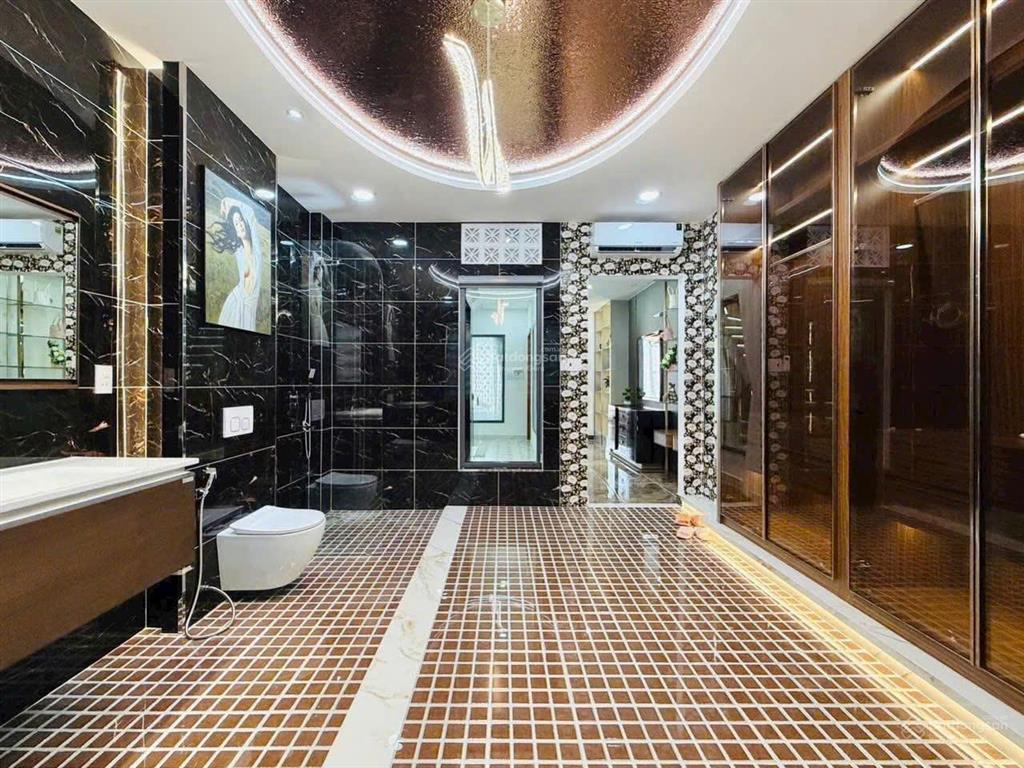 Chính chủ cần ra đi gấp nhà lê thị bạch cát phú thọ hòa tân phú. giá3,6 tỷ. dt90m2. sổ hồng riêng