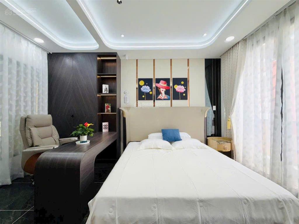 Chính chủ cần ra đi gấp nhà lê thị bạch cát phú thọ hòa tân phú. giá3,6 tỷ. dt90m2. sổ hồng riêng