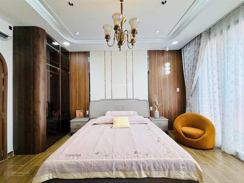 Chính chủ cần ra đi gấp nhà lê thị bạch cát phú thọ hòa tân phú. giá3,6 tỷ. dt90m2. sổ hồng riêng