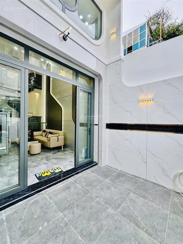 Đi định cư nước ngoài 4tỷ tròn chủ gửi bán gấp tại gò vấp. dt 80,1m2 (4,7x17m), shr, hđt 25tr/1 th.